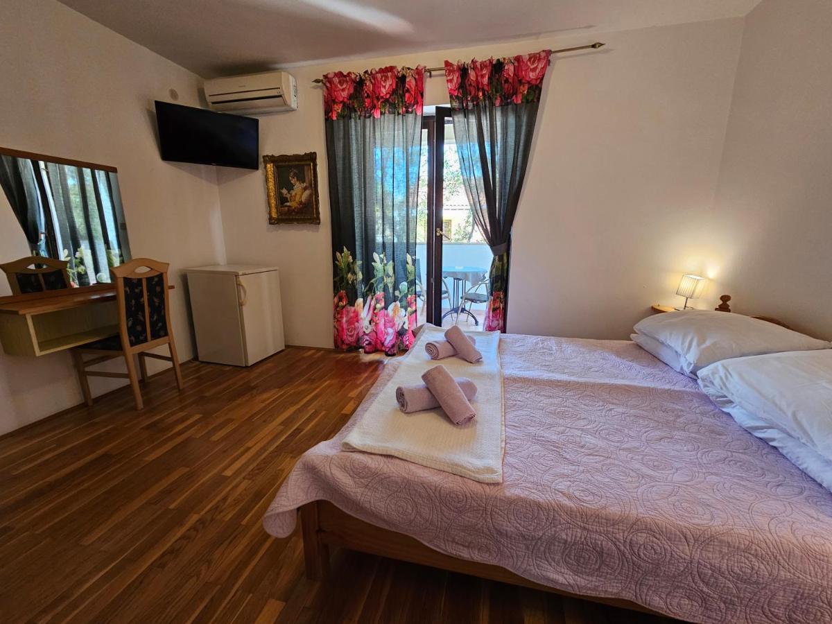 Apartments & Rooms Gaspar 로비니 외부 사진