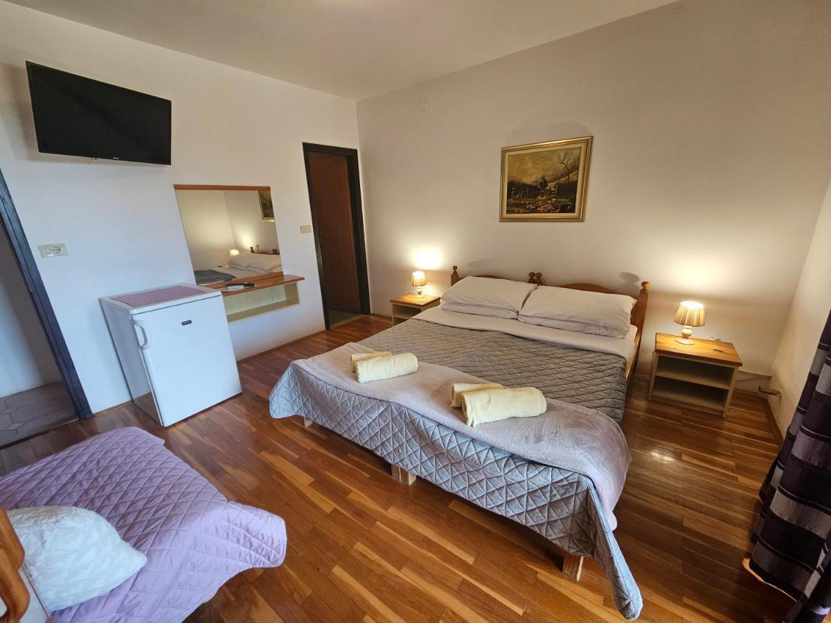 Apartments & Rooms Gaspar 로비니 외부 사진
