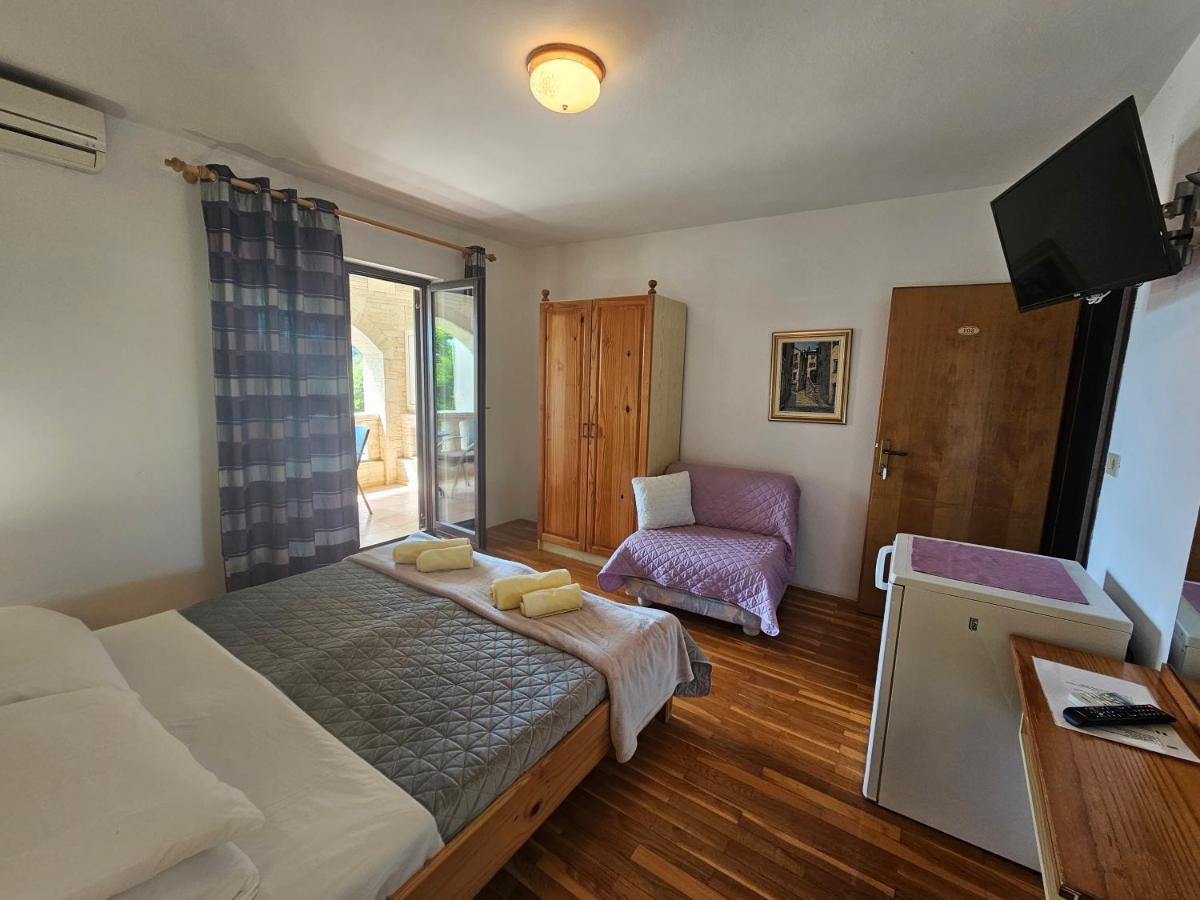 Apartments & Rooms Gaspar 로비니 외부 사진